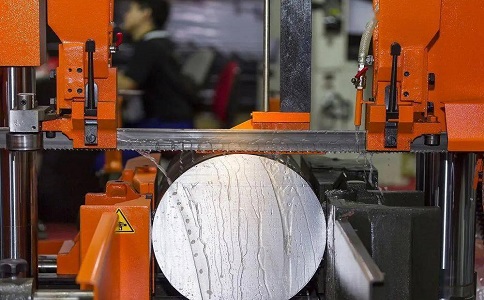 册亨立式金属带锯床切削出现跑带故障解决方法！